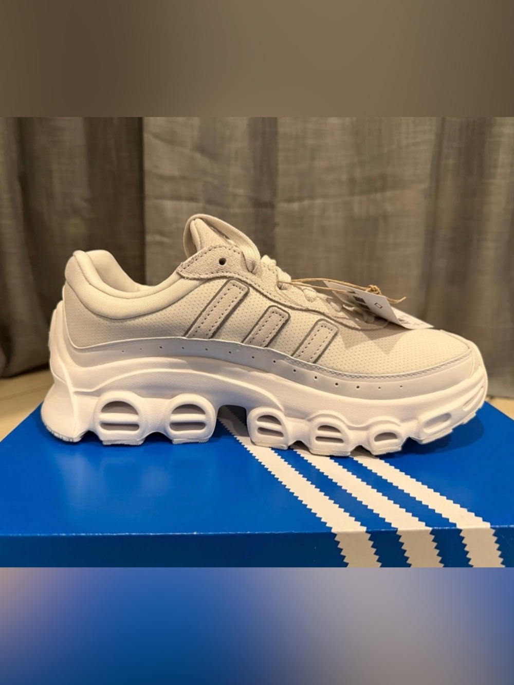 NWT Adidas Adifom Megaride in White 6W / 5Y - Picture 5 of 8